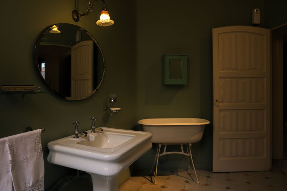 Before — Orland Park Bathroom Flooring — Bathroom Flooring bathroom remodel